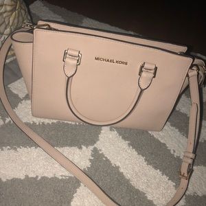 Micheal Kors Purse